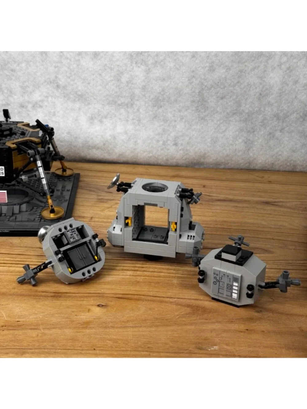 Lego NASA Apollo 11 Lunar Lander 10266 100% Complete No Box Instruction